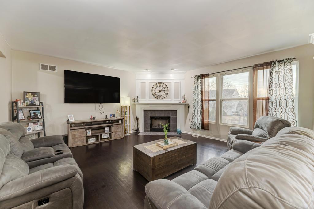 12513 BLUE IRIS Lane, Plainfield, IL 60585