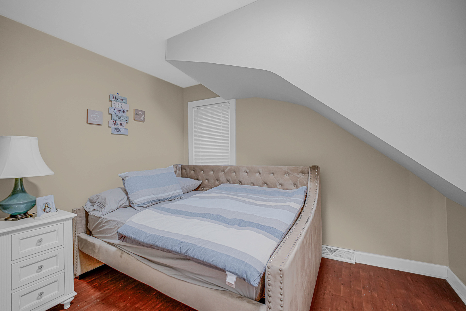 3749 S Union Avenue, Chicago, IL 60609