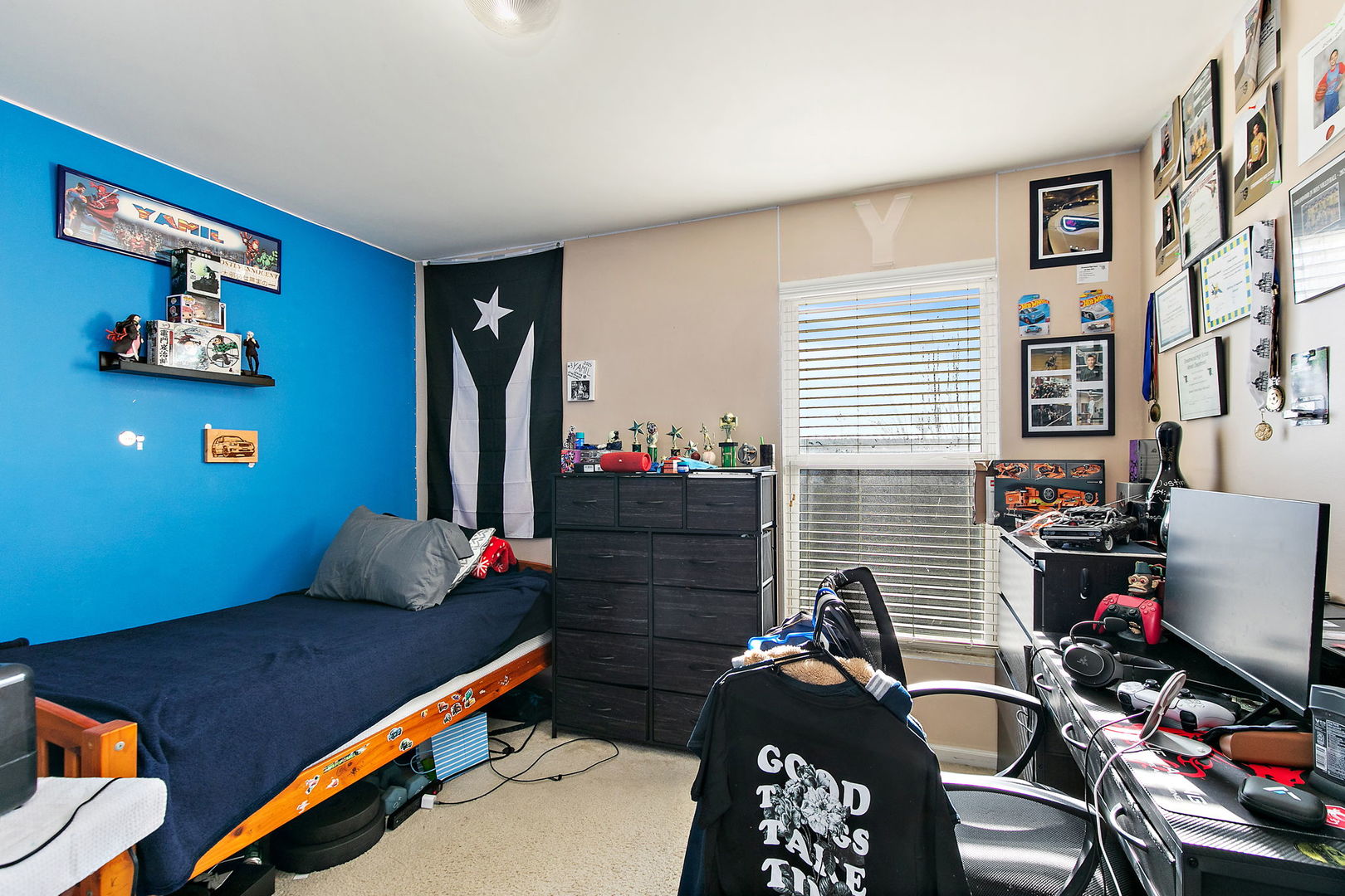 1563 Yellowstone Drive, Streamwood, IL 60107