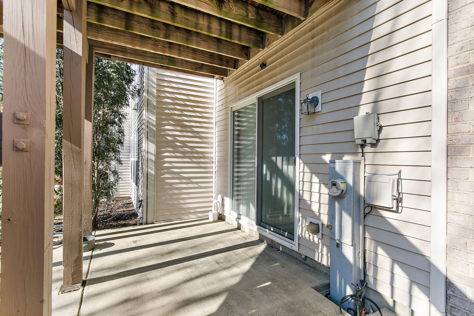 1563 Yellowstone Drive, Streamwood, IL 60107