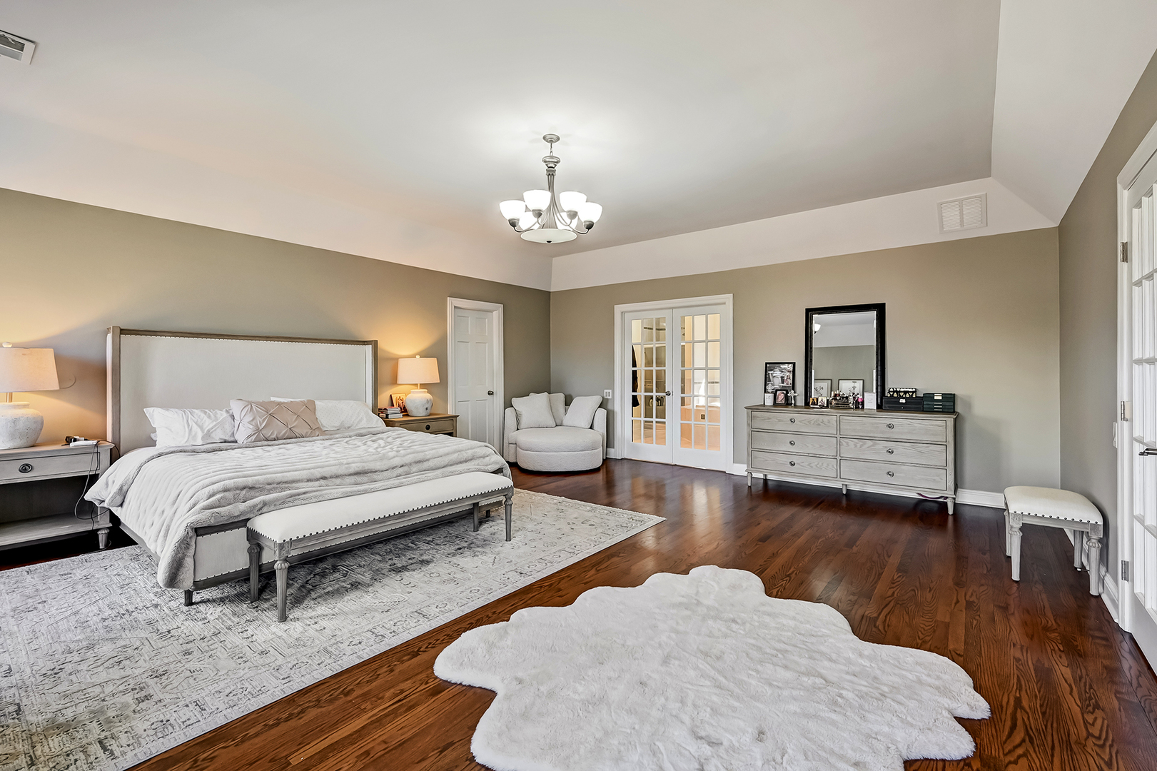 Burr Ridge, IL 60527