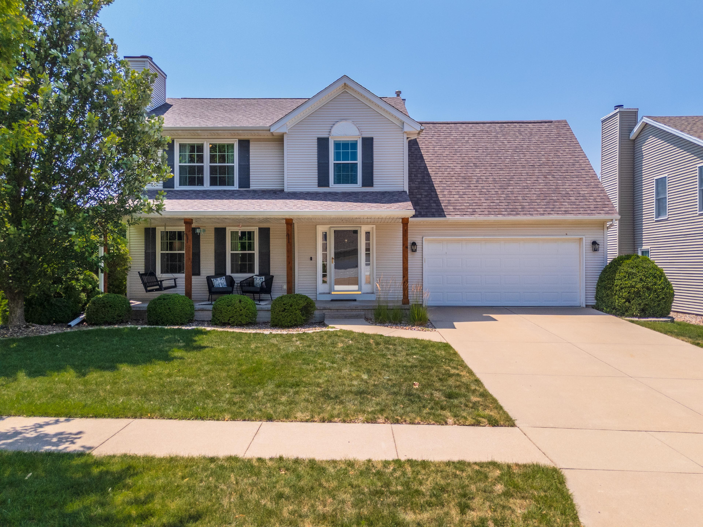 2804 Longmeadow Lane, Bloomington, IL 61704