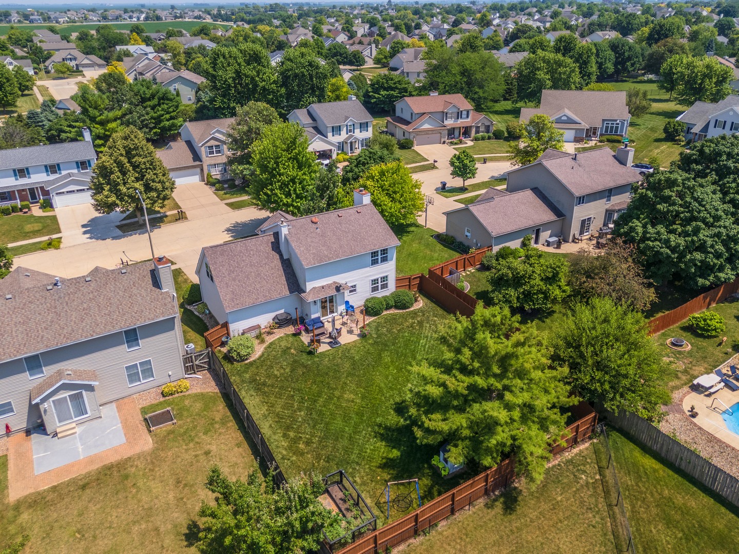 2804 Longmeadow Lane, Bloomington, IL 61704