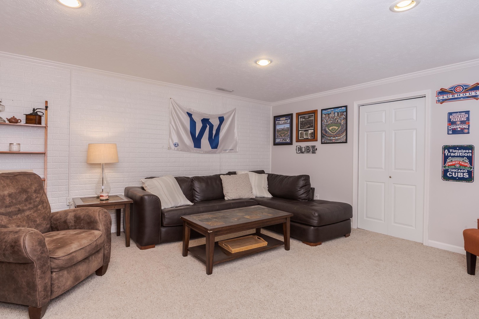 2804 Longmeadow Lane, Bloomington, IL 61704