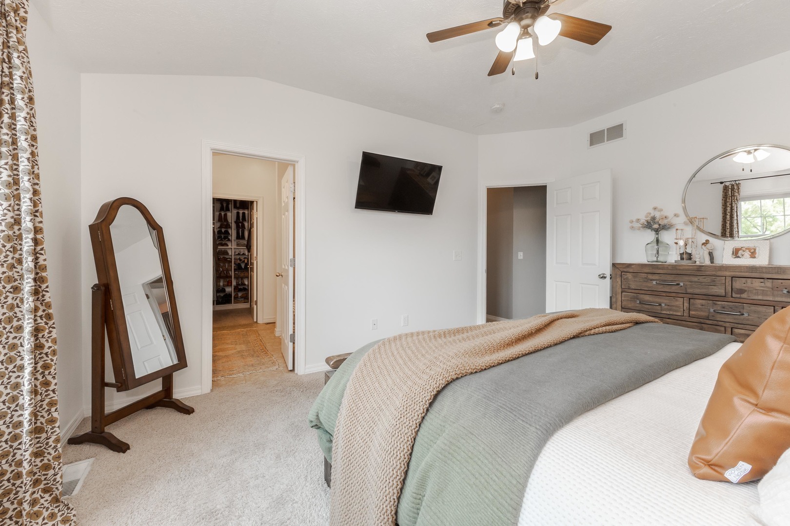 2804 Longmeadow Lane, Bloomington, IL 61704