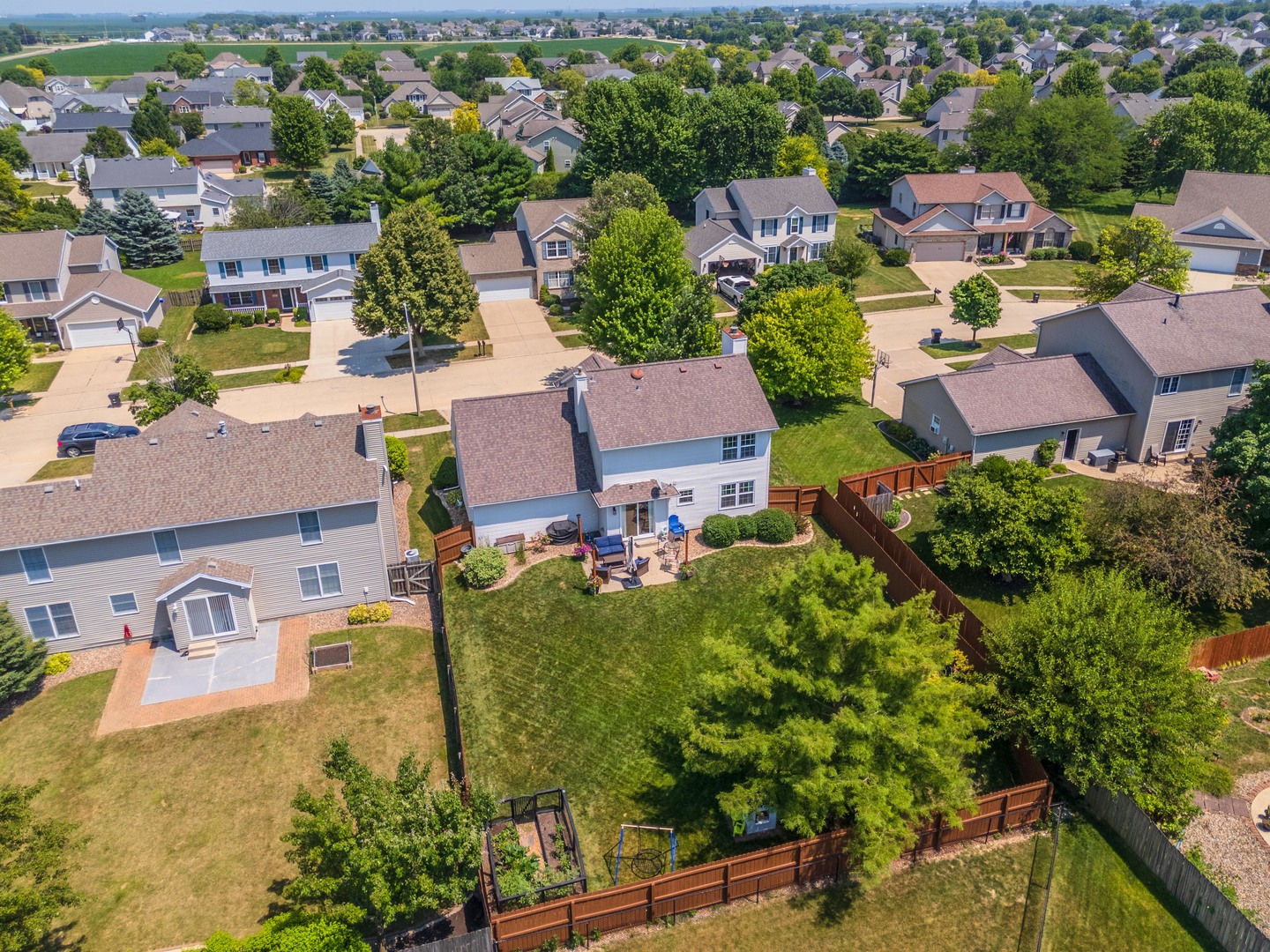 2804 Longmeadow Lane, Bloomington, IL 61704