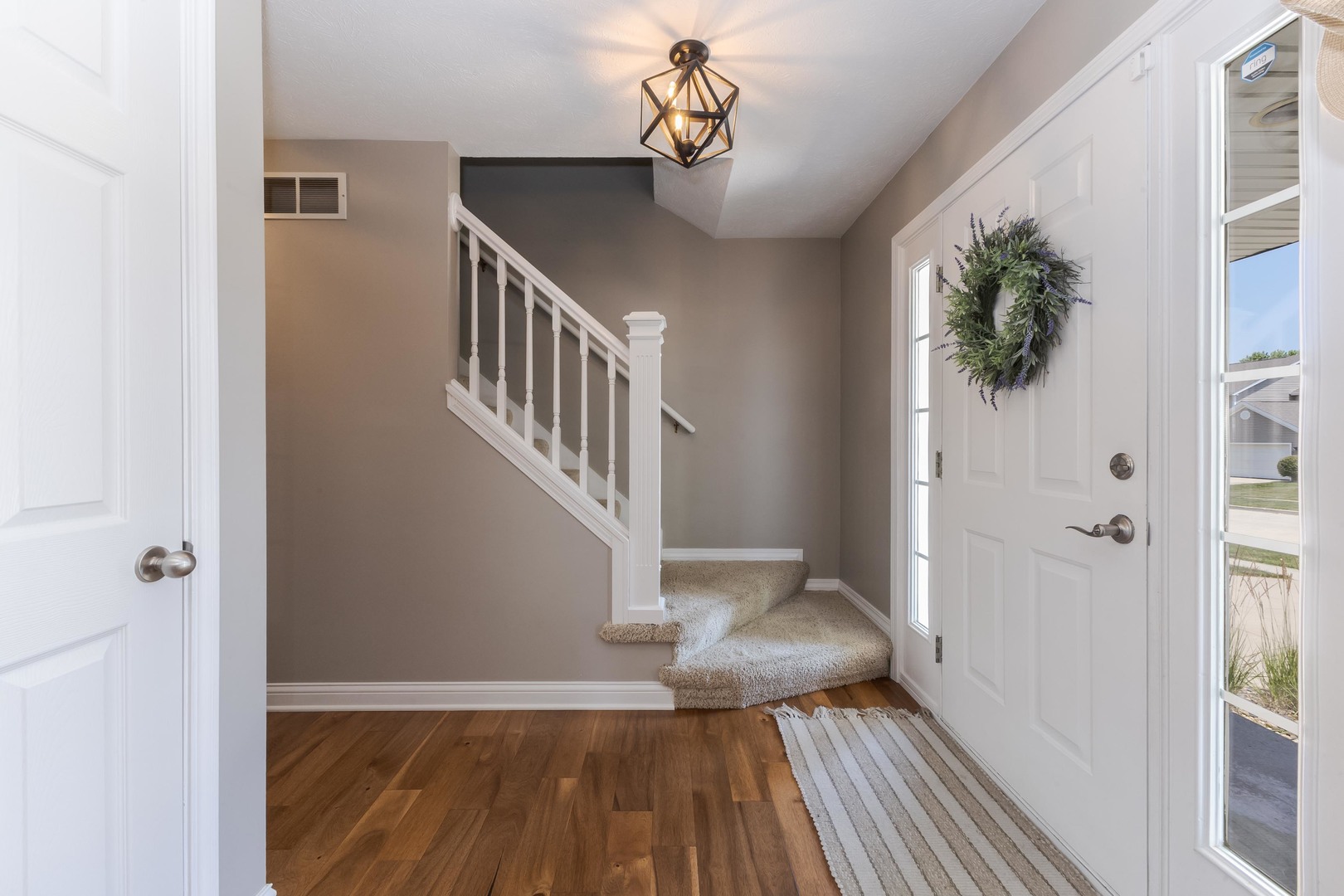 2804 Longmeadow Lane, Bloomington, IL 61704