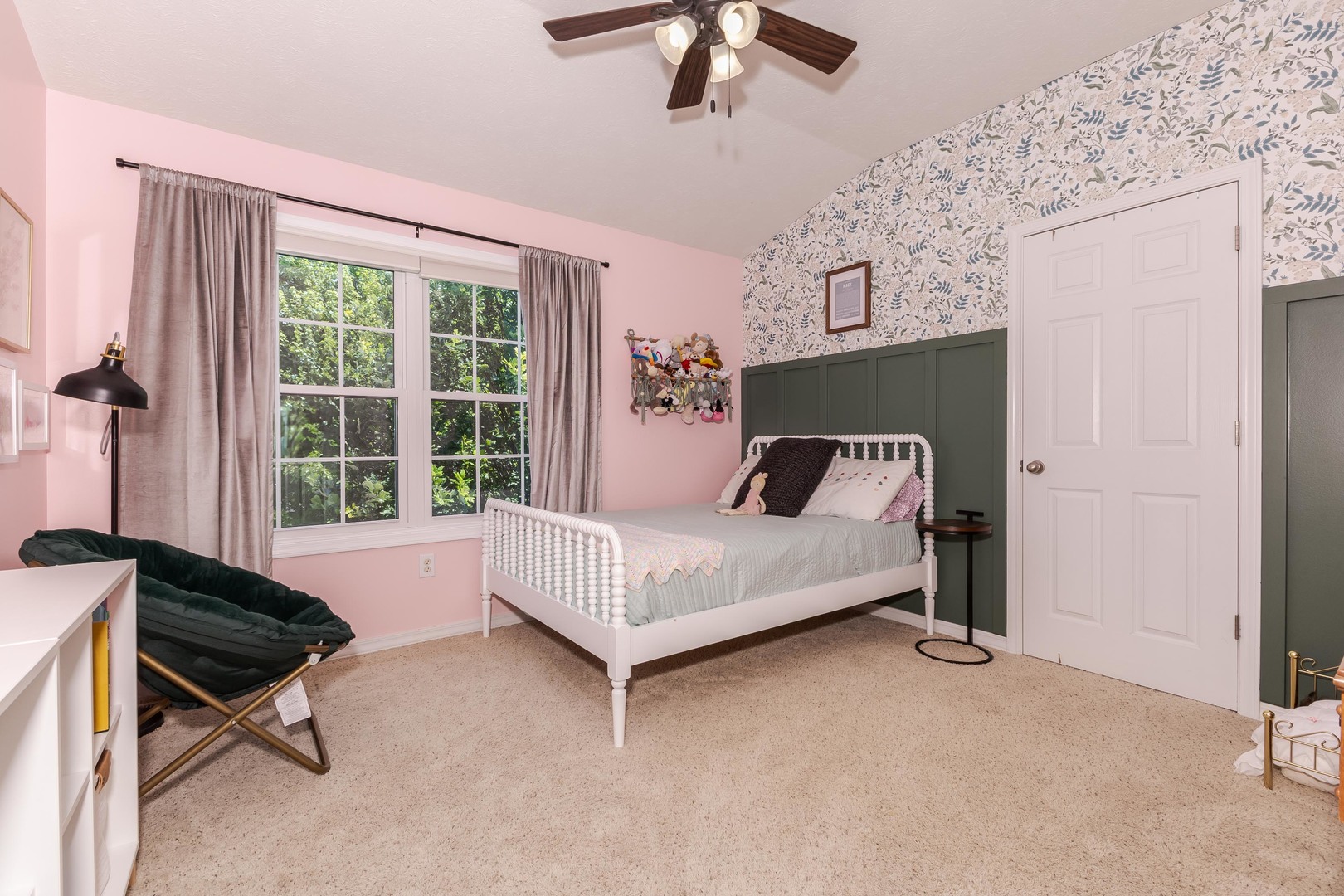 2804 Longmeadow Lane, Bloomington, IL 61704