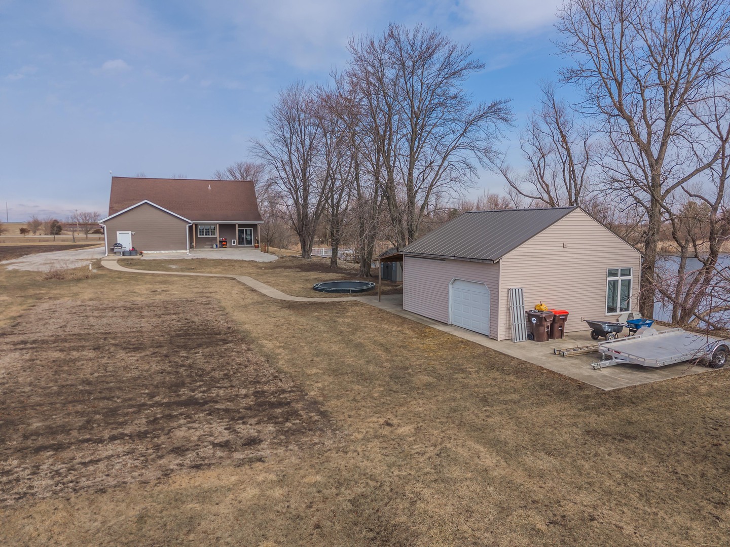 1651 N 2800 East Road, Leroy, IL 61752