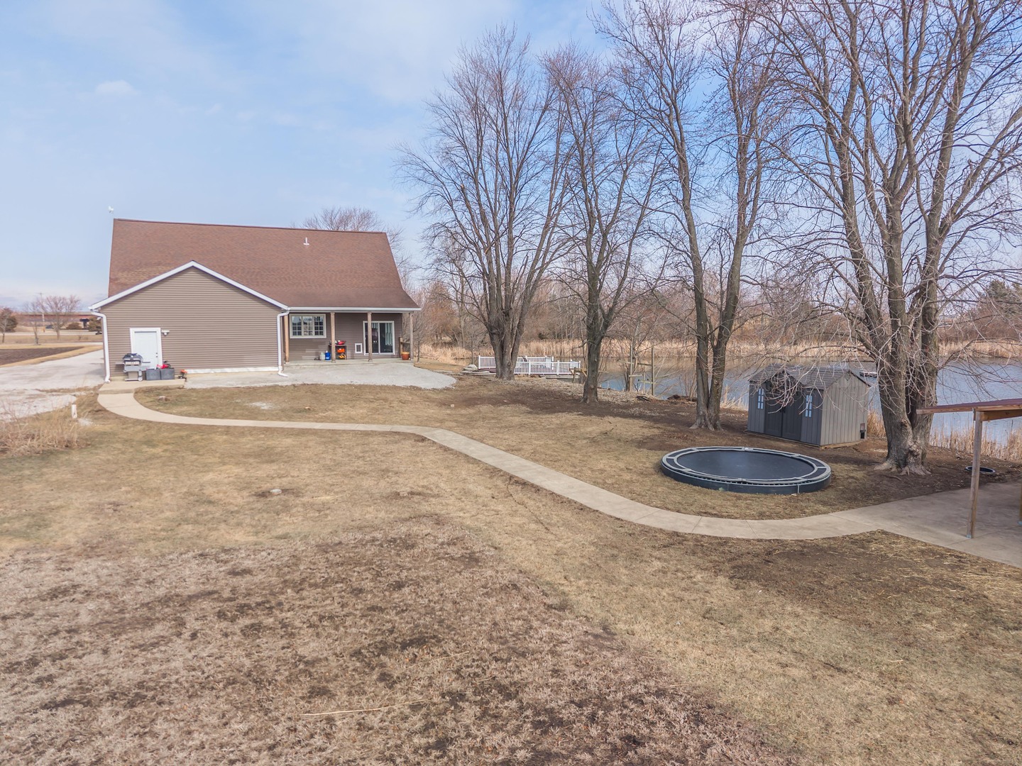 1651 N 2800 East Road, Leroy, IL 61752