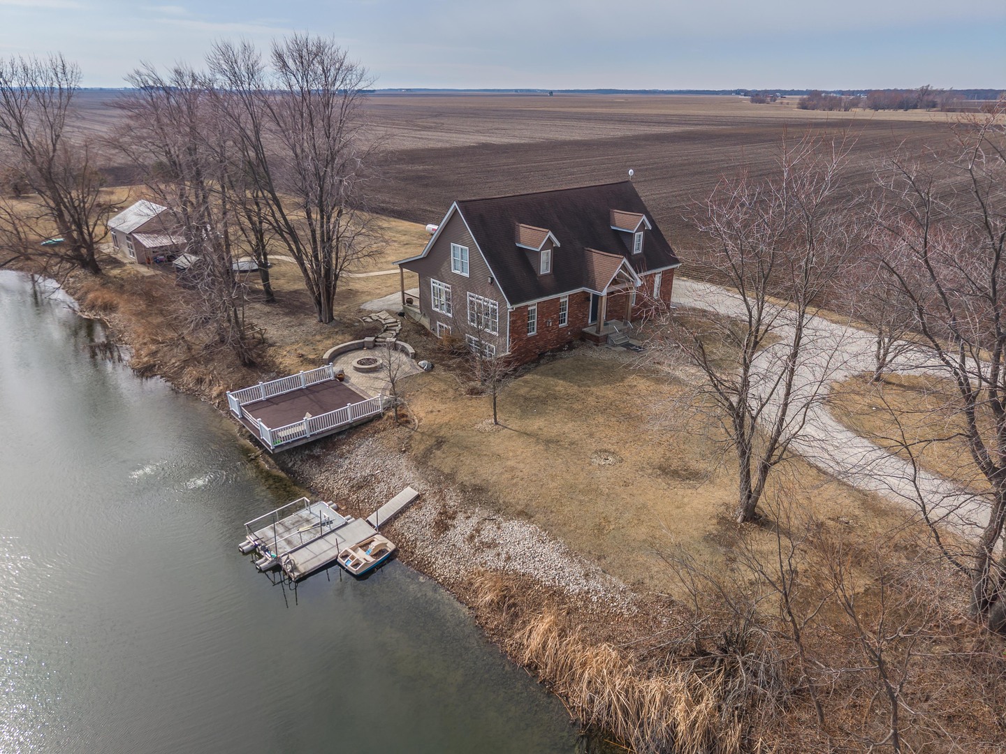 1651 N 2800 East Road, Leroy, IL 61752