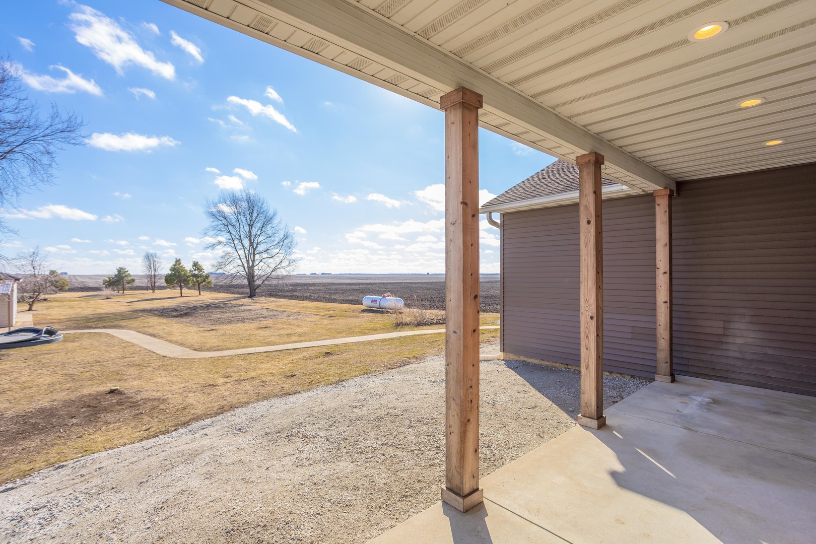 1651 N 2800 East Road, Leroy, IL 61752