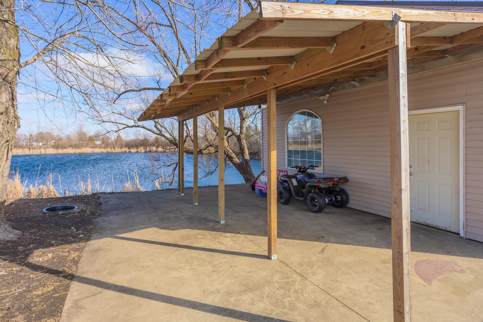 1651 N 2800 East Road, Leroy, IL 61752