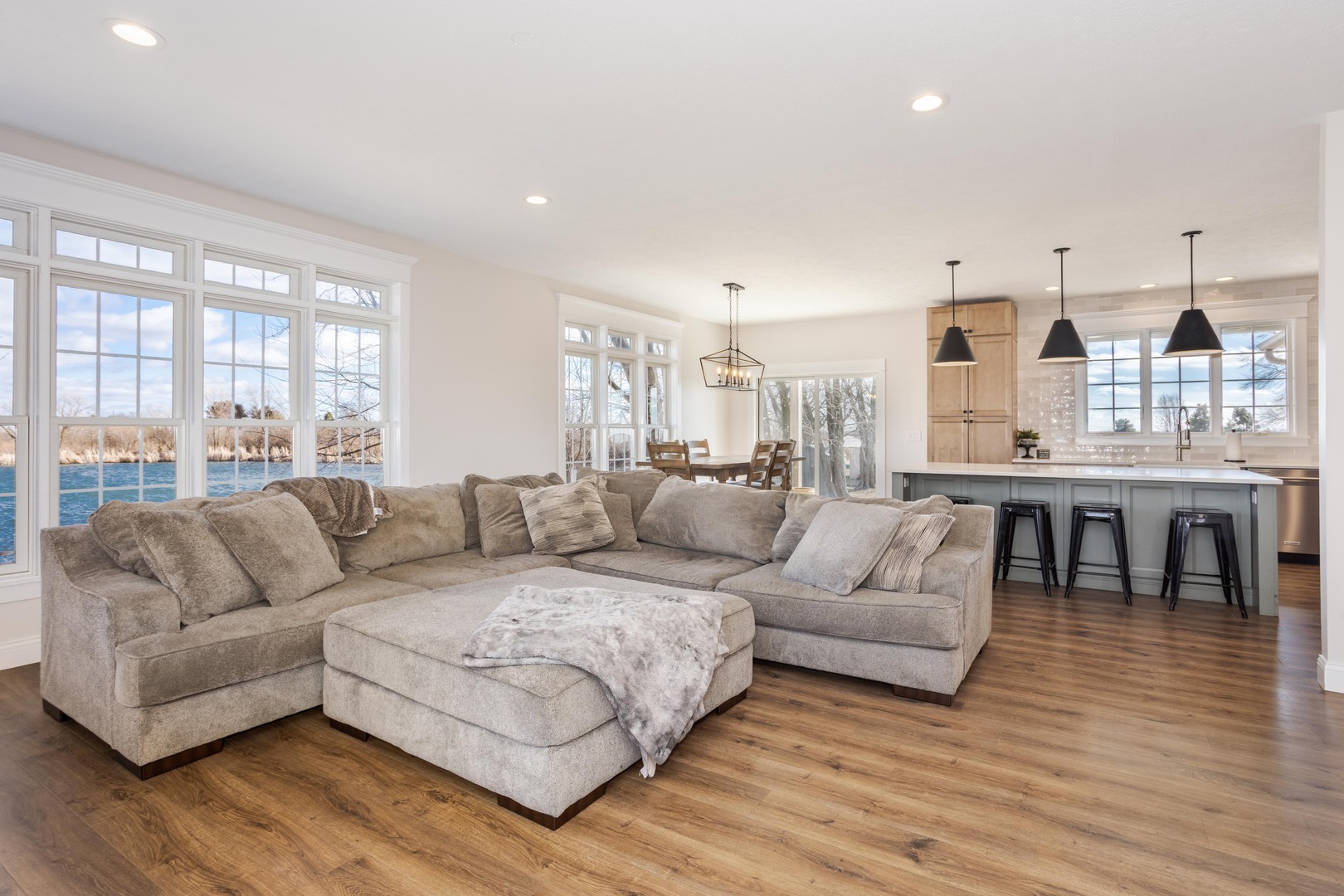 1651 N 2800 East Road, Leroy, IL 61752