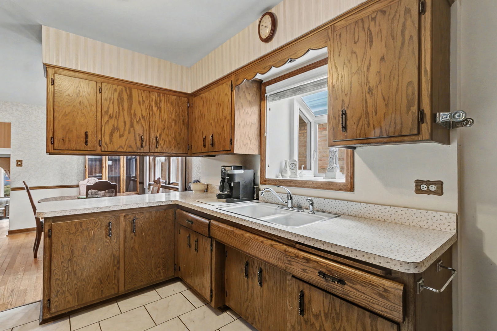 8411 S Kostner Avenue, Chicago, IL 60652