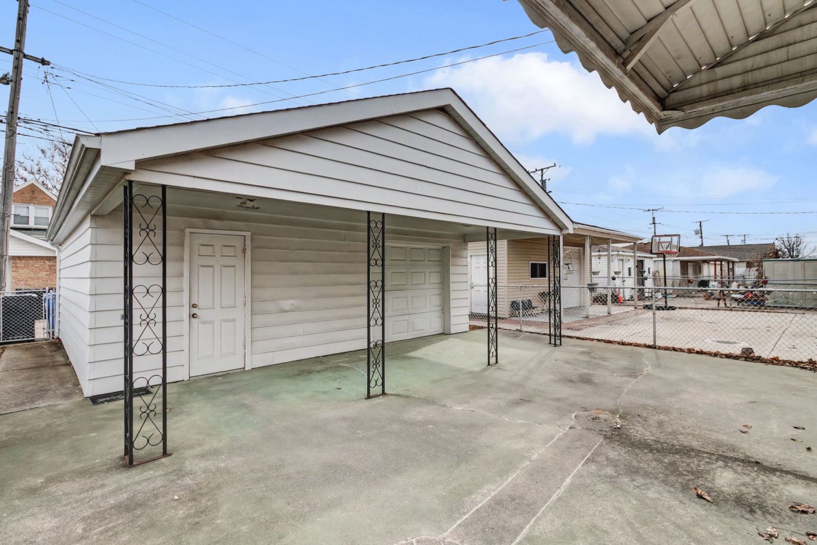 8411 S Kostner Avenue, Chicago, IL 60652