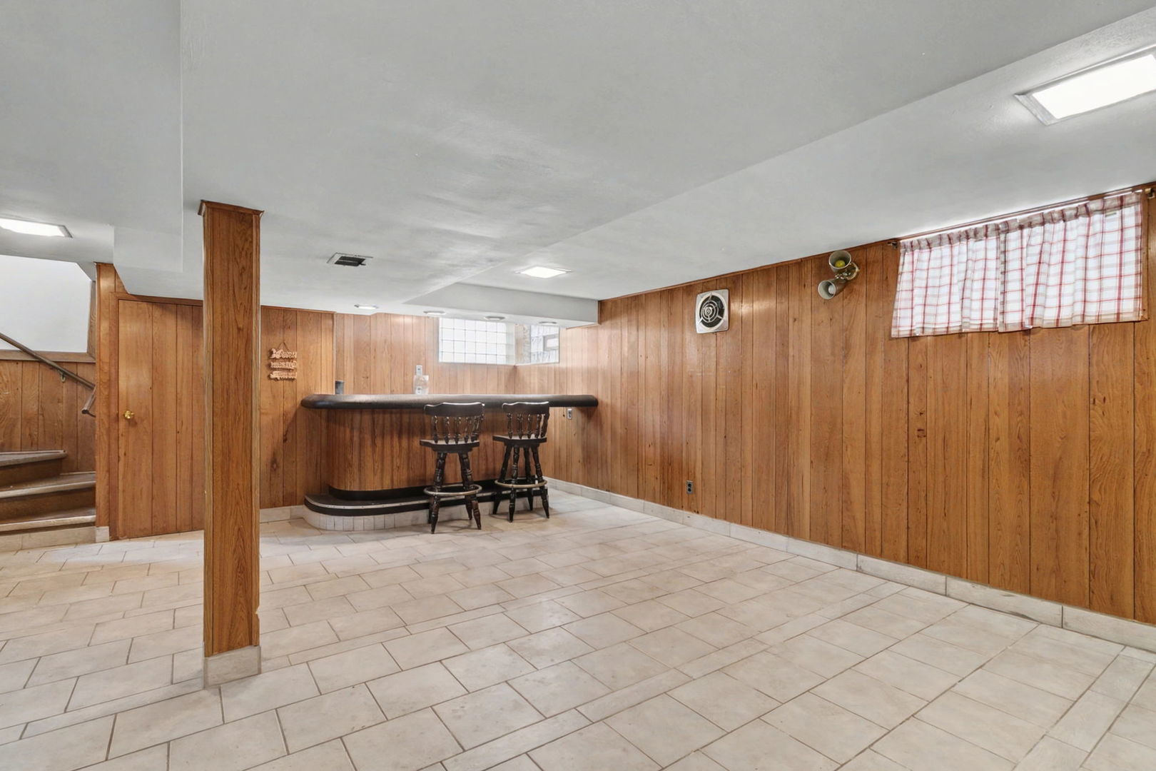 8411 S Kostner Avenue, Chicago, IL 60652