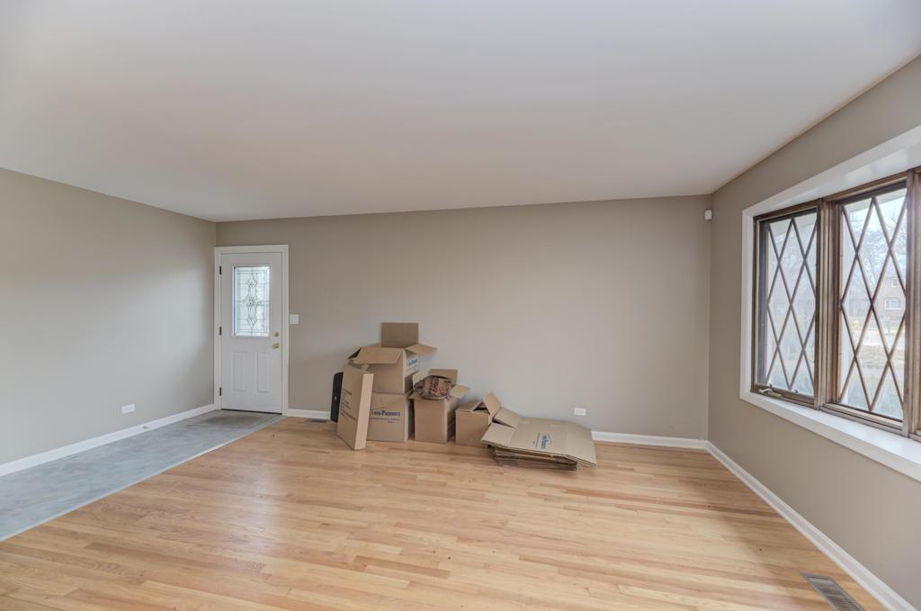 551 N Vista Avenue, Lombard, IL 60148