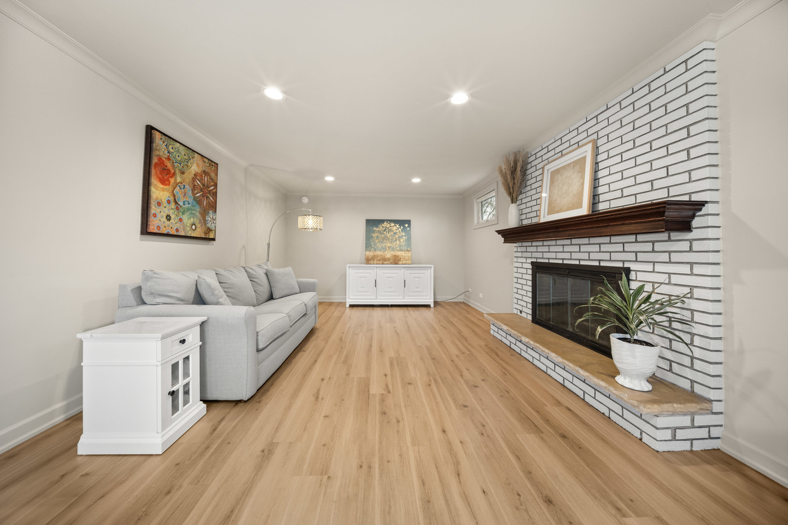 1028 Tiverton Court, Schaumburg, IL 60193