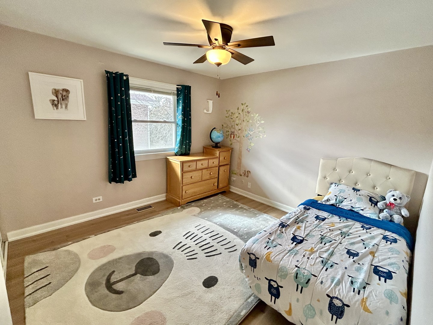 1028 Tiverton Court, Schaumburg, IL 60193