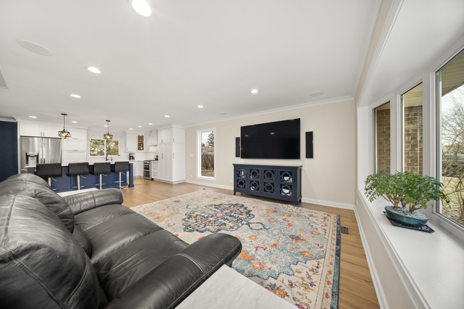 1028 Tiverton Court, Schaumburg, IL 60193