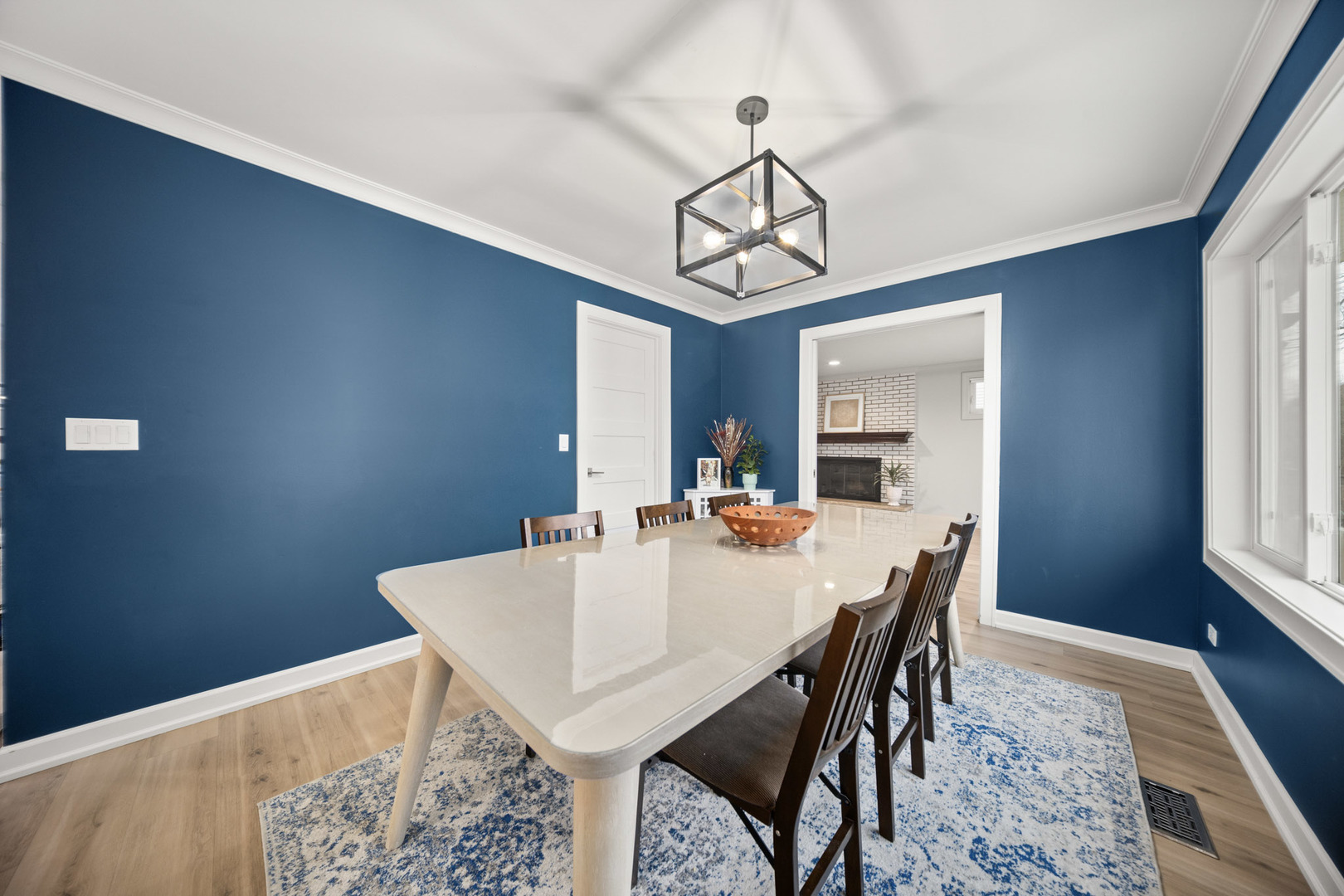 1028 Tiverton Court, Schaumburg, IL 60193