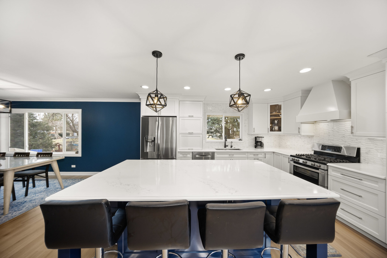 1028 Tiverton Court, Schaumburg, IL 60193