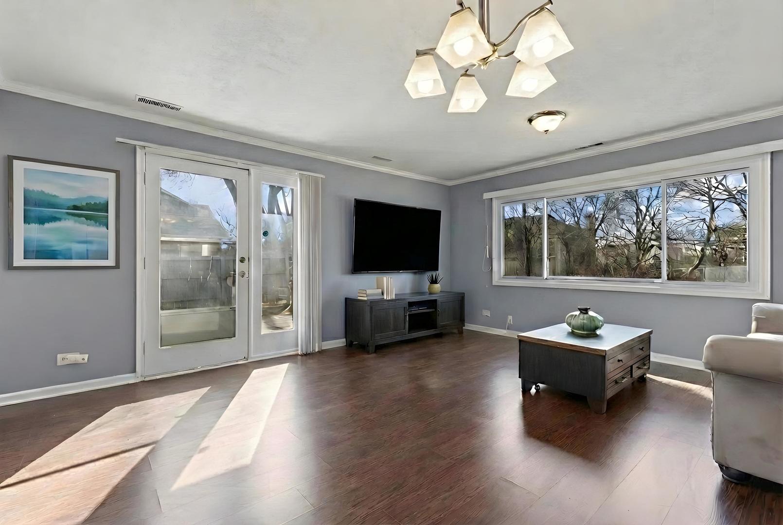 5524 S Bruner Street, Hinsdale, IL 60521