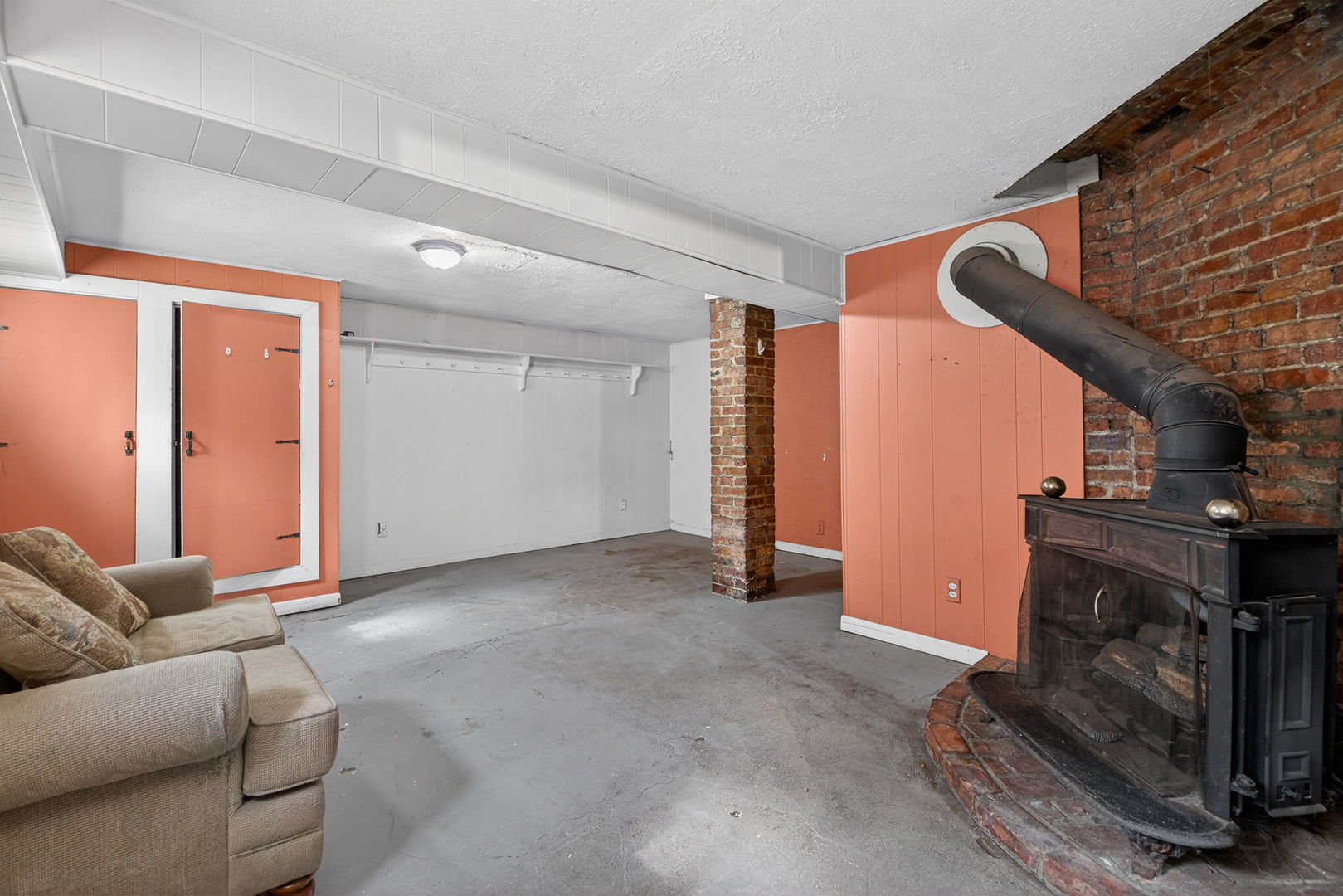 212 N Pine Street, Momence, IL 60954