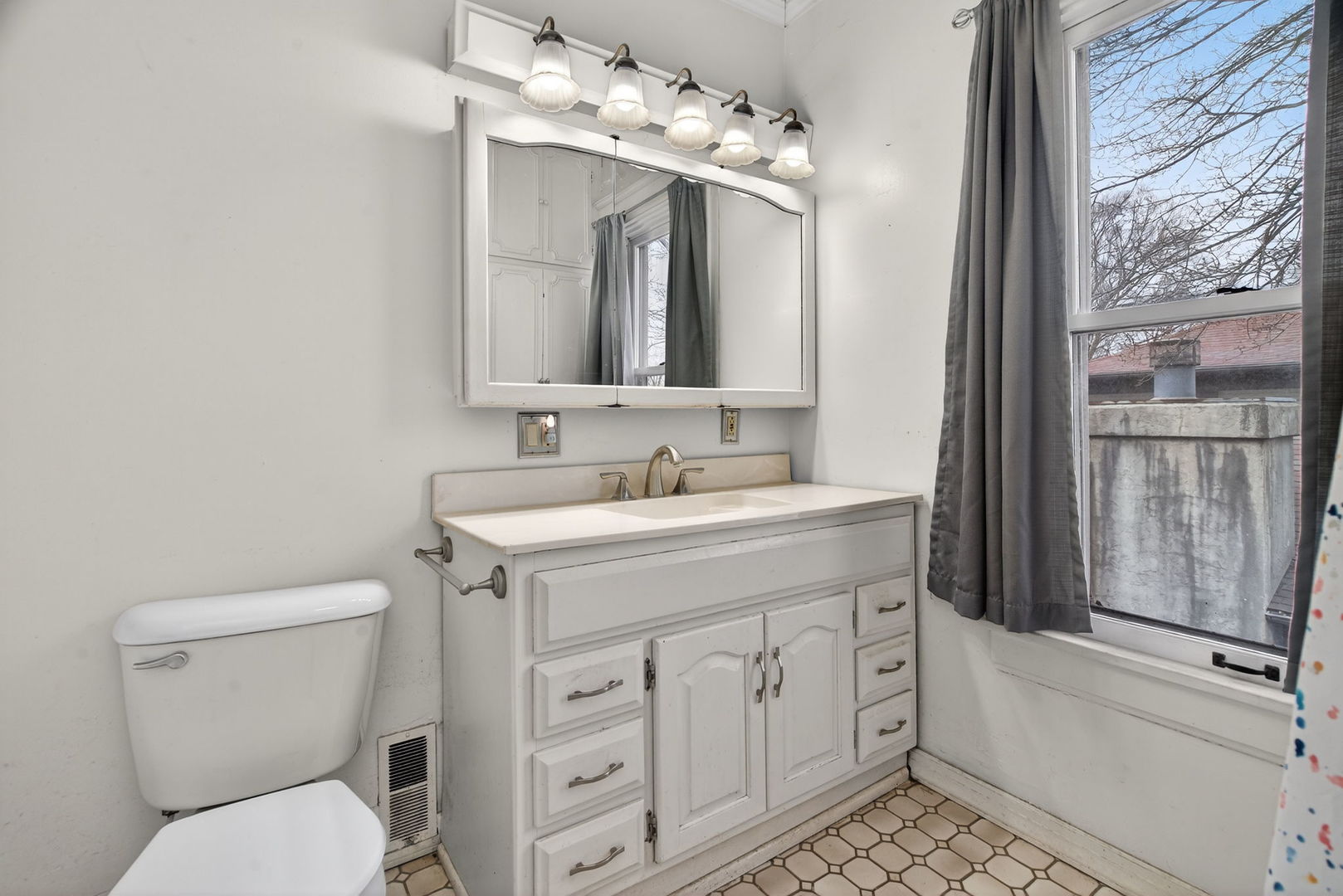 212 N Pine Street, Momence, IL 60954