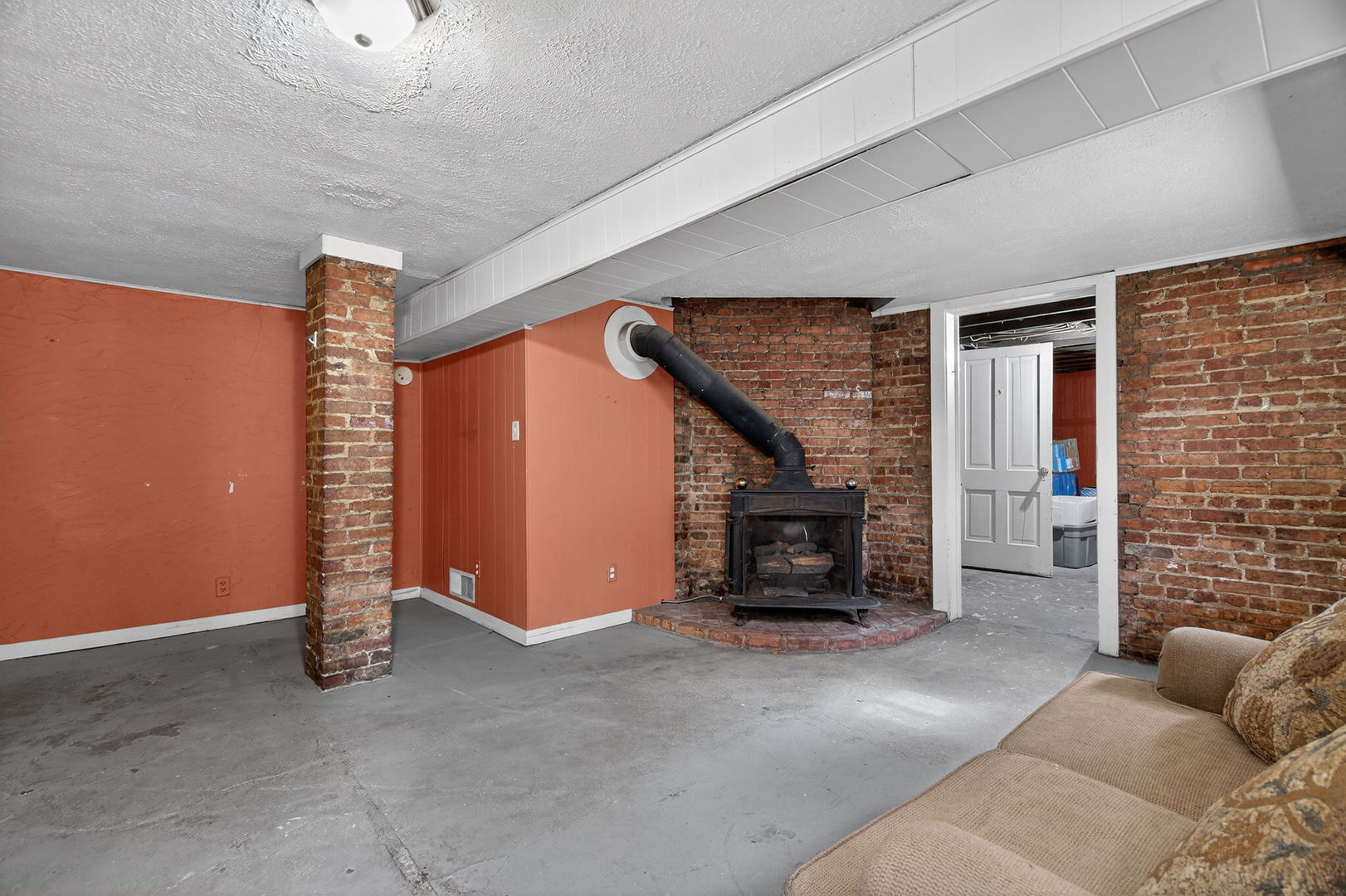 212 N Pine Street, Momence, IL 60954