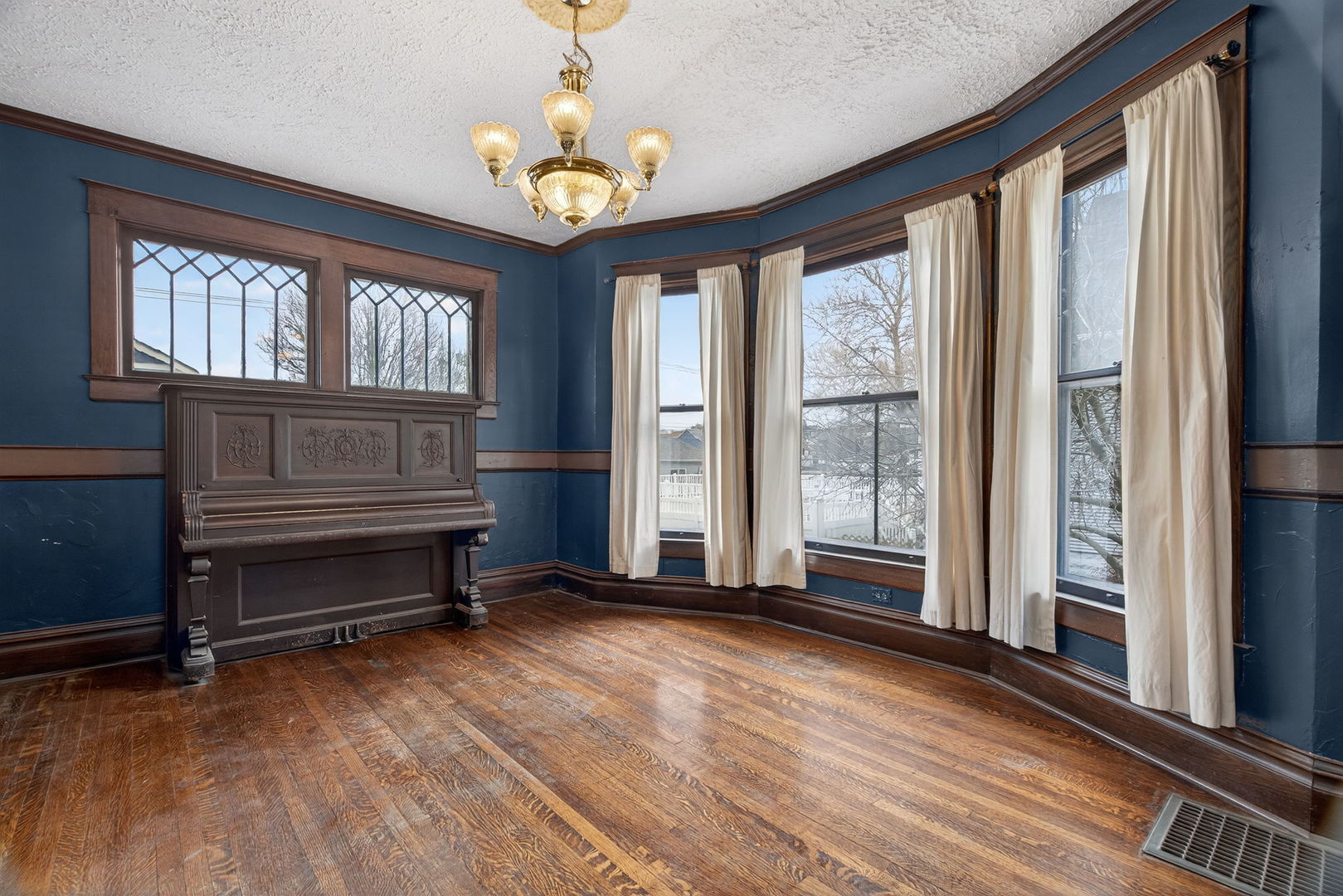 212 N Pine Street, Momence, IL 60954