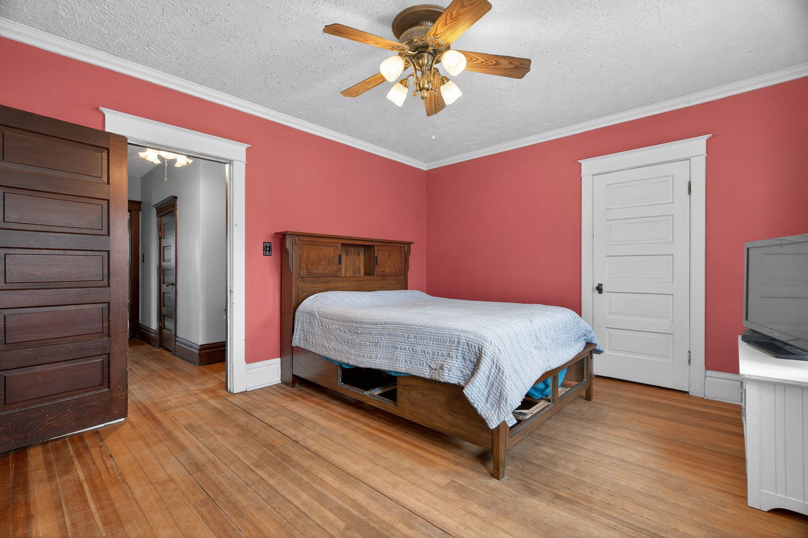 212 N Pine Street, Momence, IL 60954