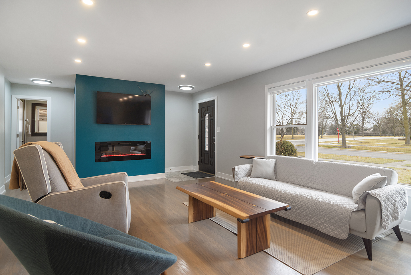 702 W Lonnquist Boulevard, Mount Prospect, IL 60056