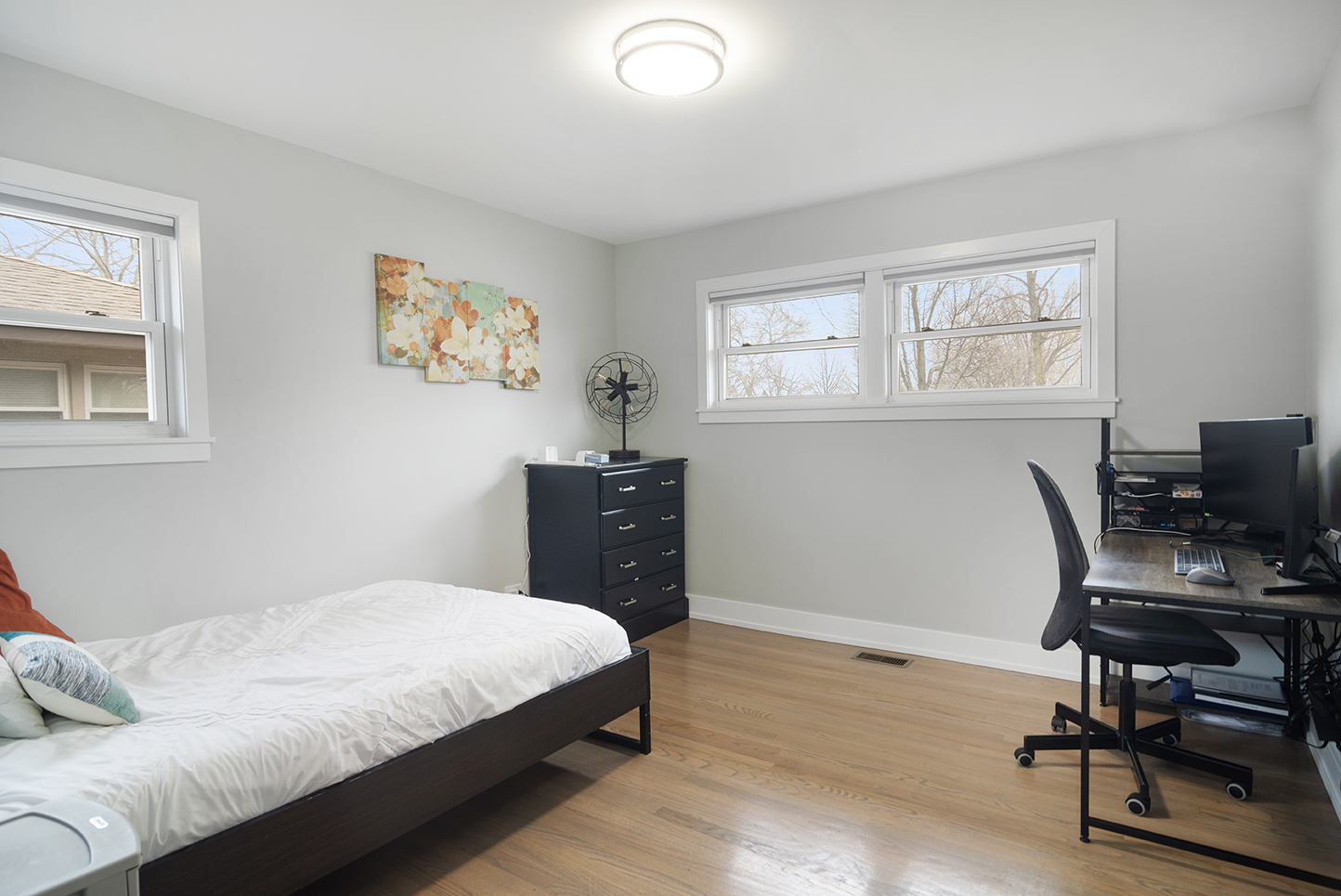 702 W Lonnquist Boulevard, Mount Prospect, IL 60056