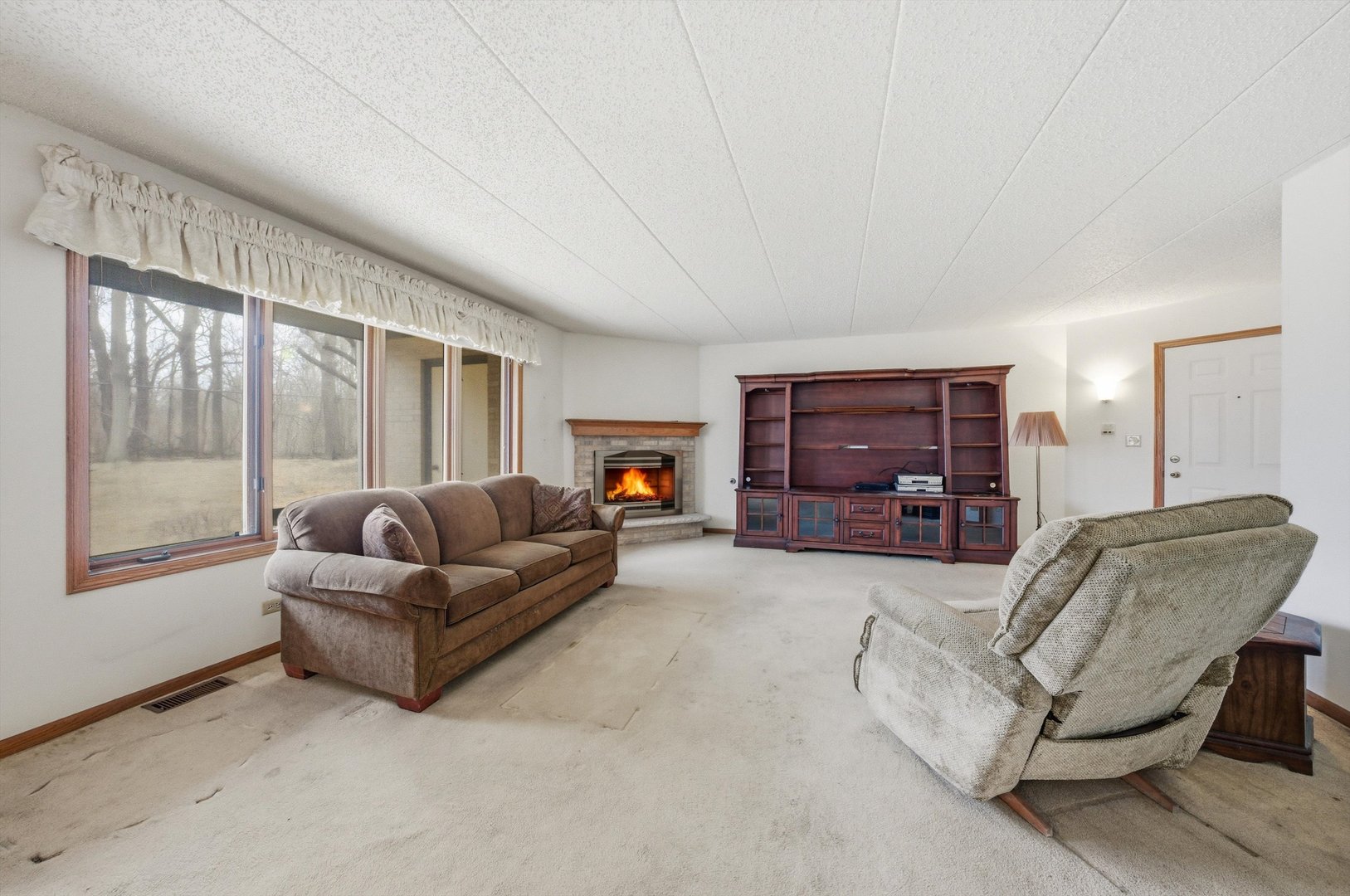 2722 HARBOR Drive #2722, Joliet, IL 60431