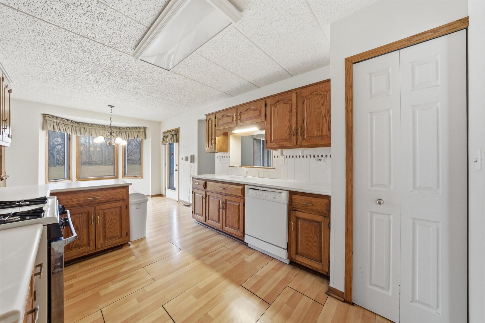 2722 HARBOR Drive #2722, Joliet, IL 60431