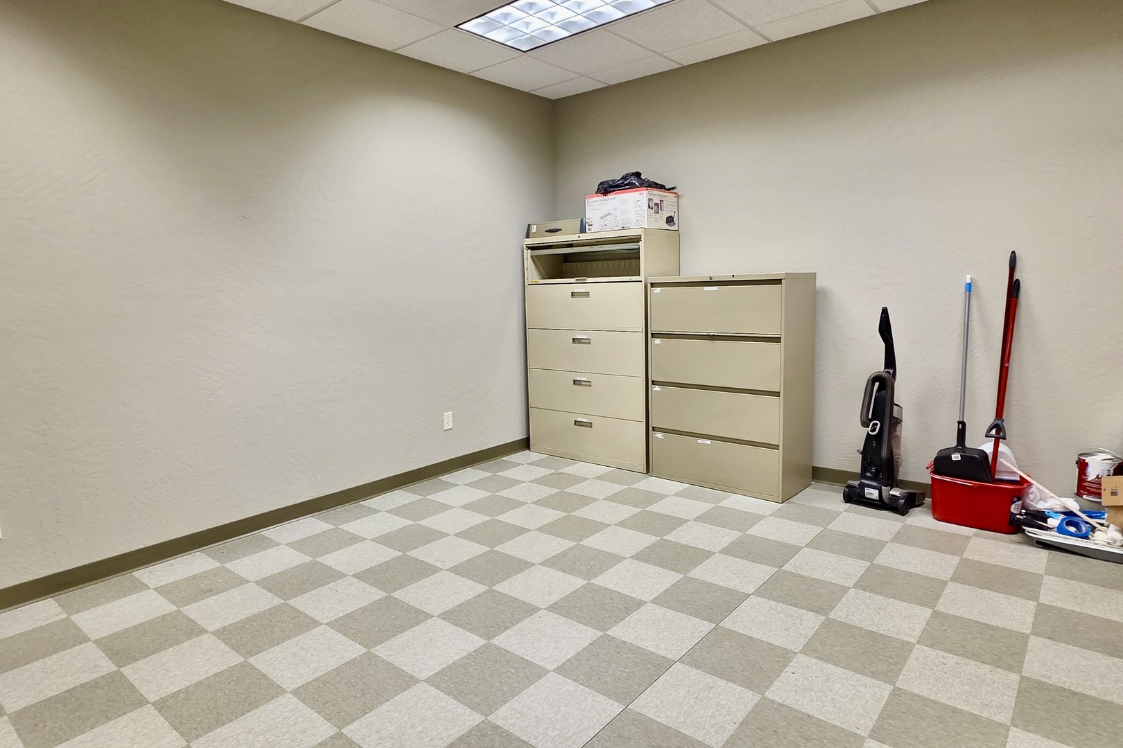 1713 Tullamore Avenue, Bloomington, IL 61704