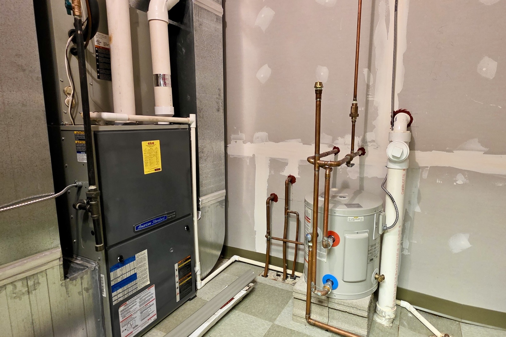 1713 Tullamore Avenue, Bloomington, IL 61704