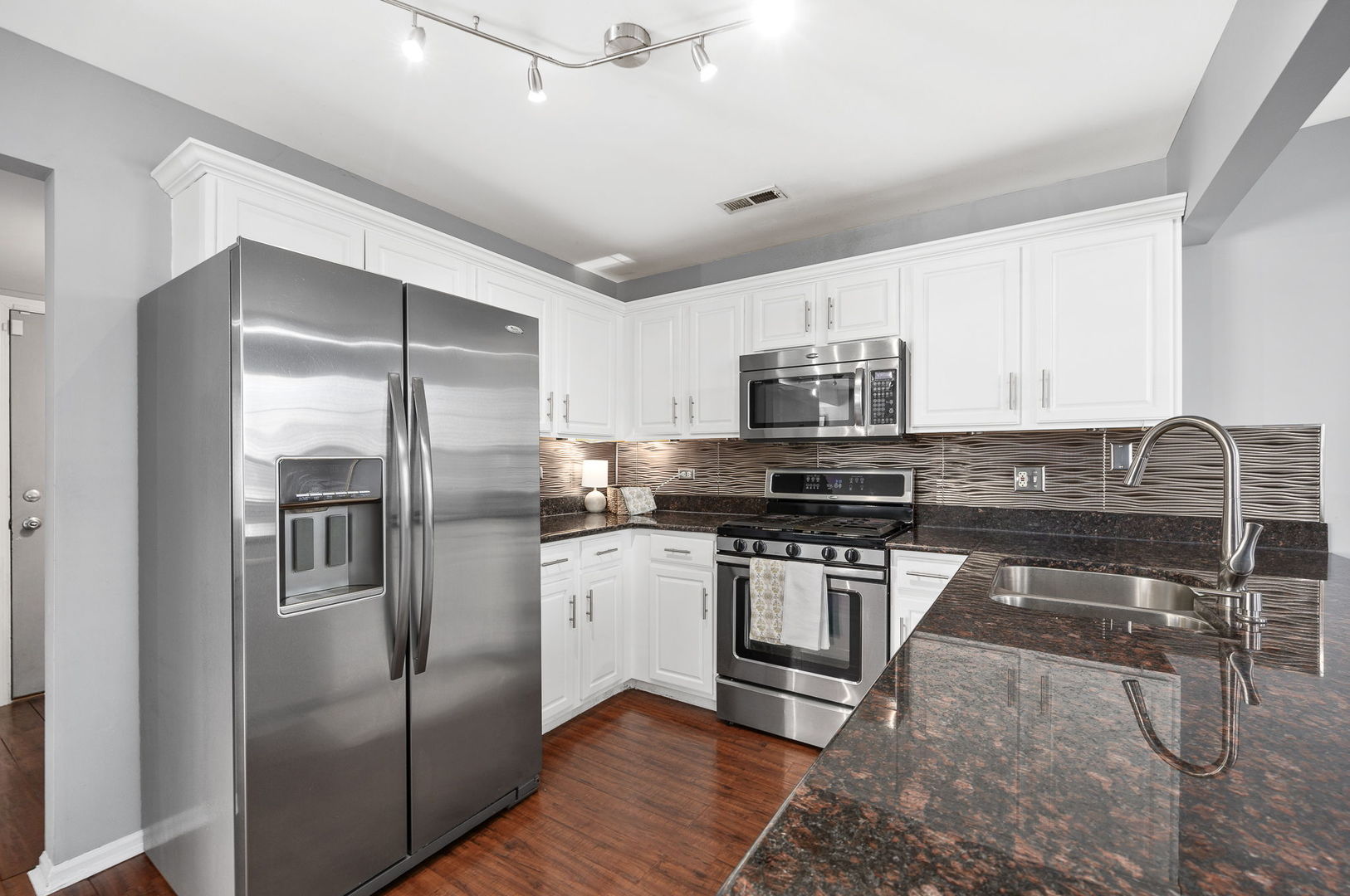 1597 Plum Tree Lane, Aurora, IL 60504