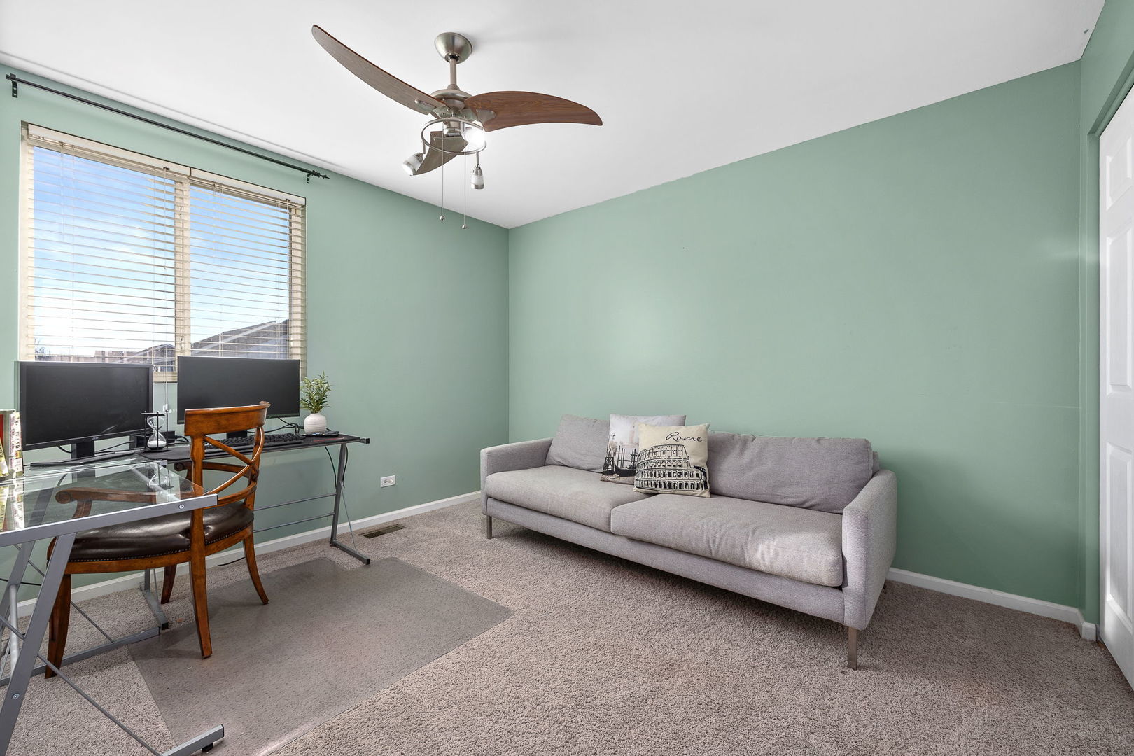 1597 Plum Tree Lane, Aurora, IL 60504