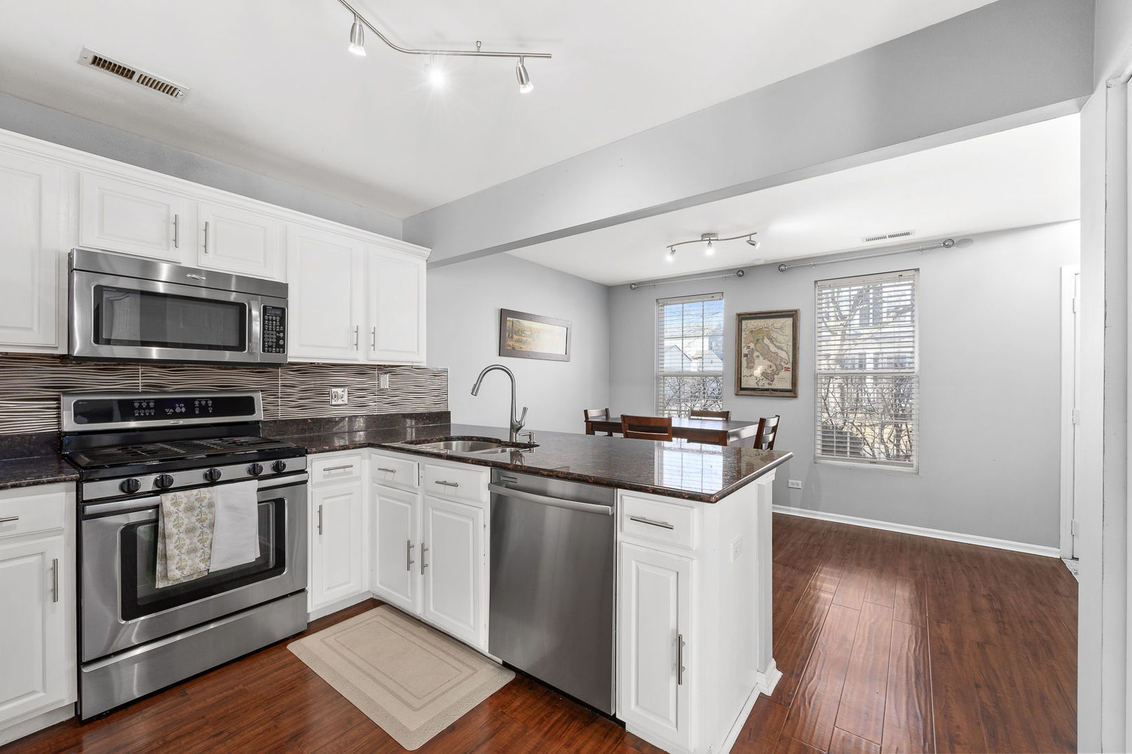 1597 Plum Tree Lane, Aurora, IL 60504