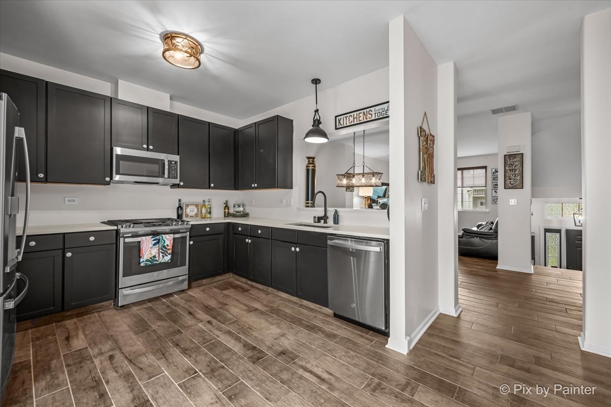 659 S Rosehall Lane, Round Lake, IL 60073