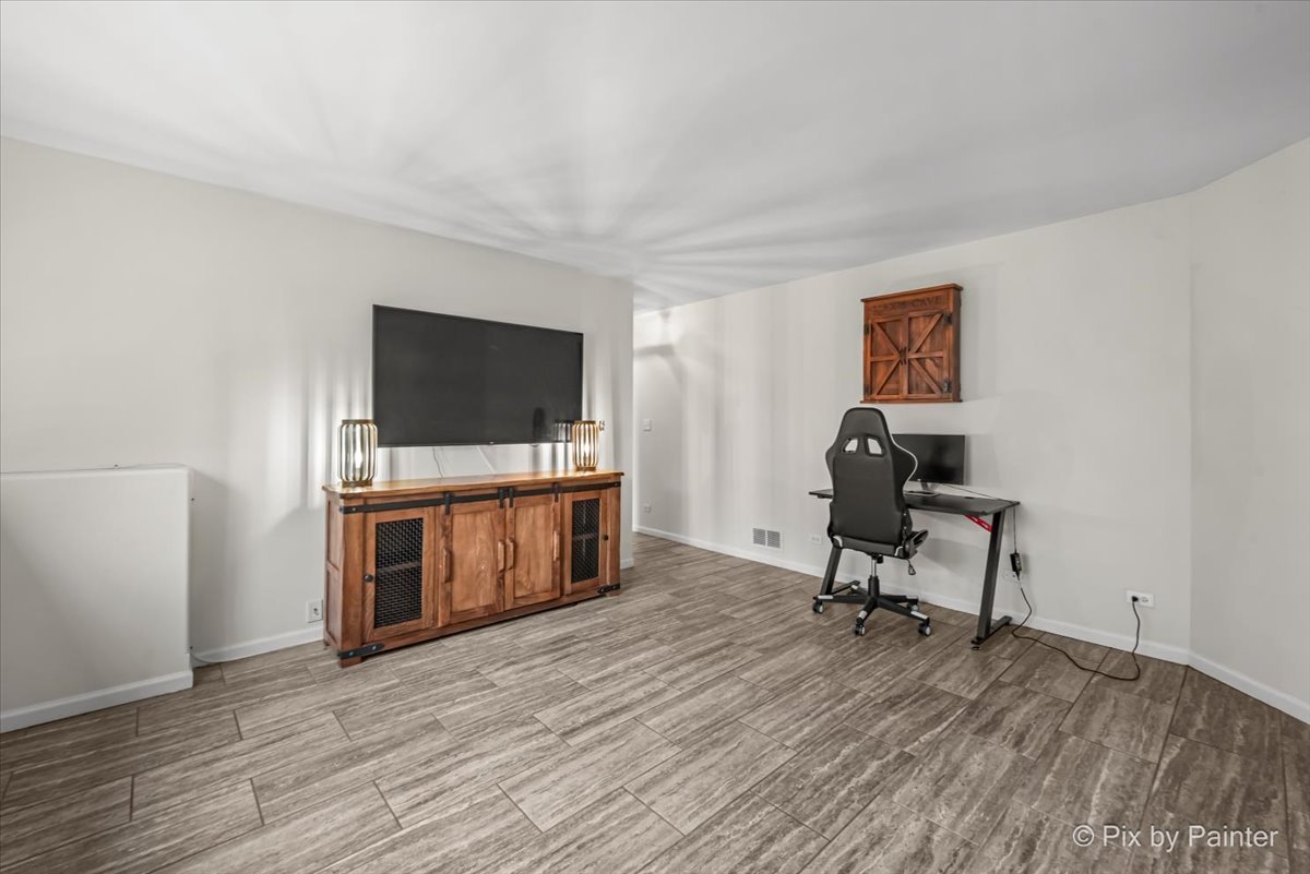 659 S Rosehall Lane, Round Lake, IL 60073