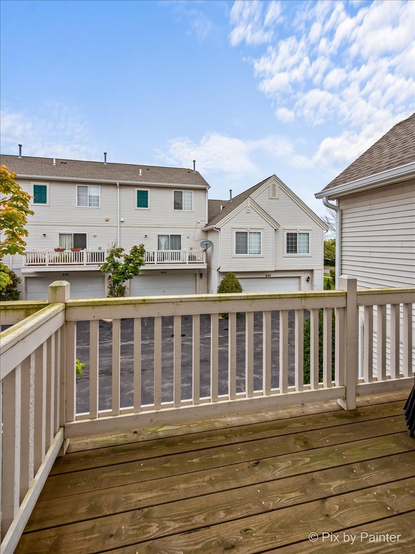 659 S Rosehall Lane, Round Lake, IL 60073