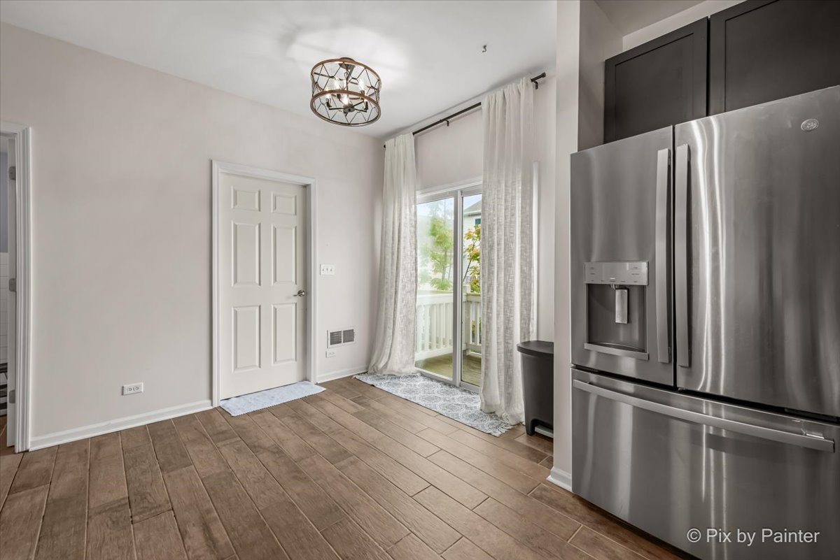 659 S Rosehall Lane, Round Lake, IL 60073