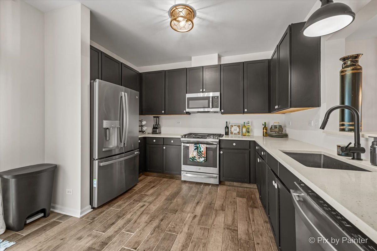 659 S Rosehall Lane, Round Lake, IL 60073