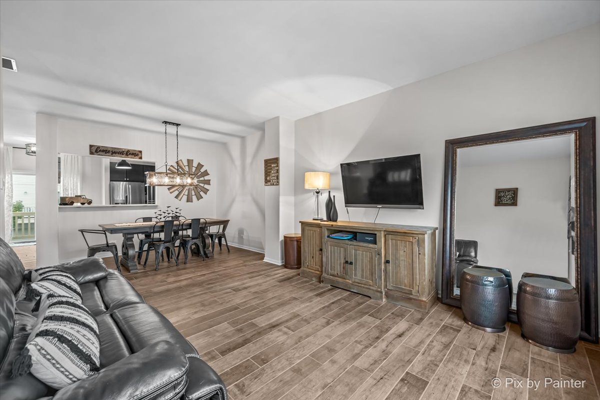 659 S Rosehall Lane, Round Lake, IL 60073