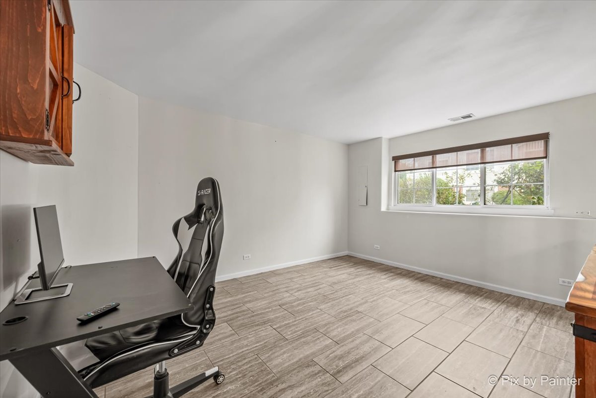 659 S Rosehall Lane, Round Lake, IL 60073