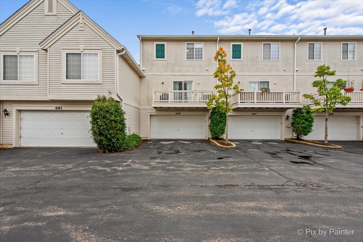 659 S Rosehall Lane, Round Lake, IL 60073